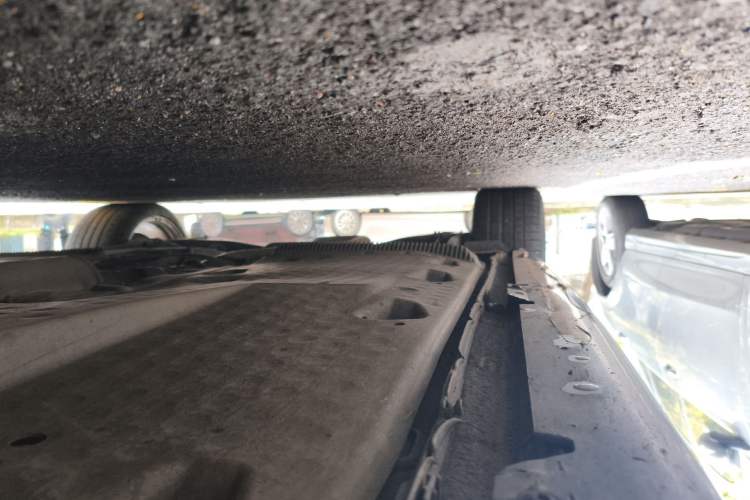 Used Volkswagen Golf 2011 2.0 TSI R Chassis Front Right