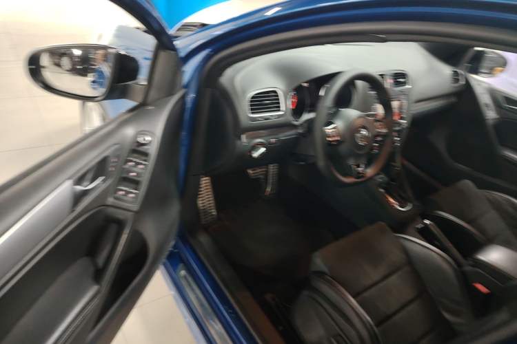 Used Volkswagen Golf 2011 2.0 TSI R Driver Seat