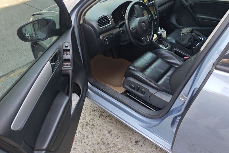 Used Volkswagen Golf 2011 1.4 TSI Automatic Luxury Edition Driver Seat