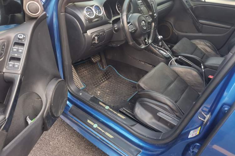 Used Volkswagen Golf 2011 2.0 TSI R Driver Seat