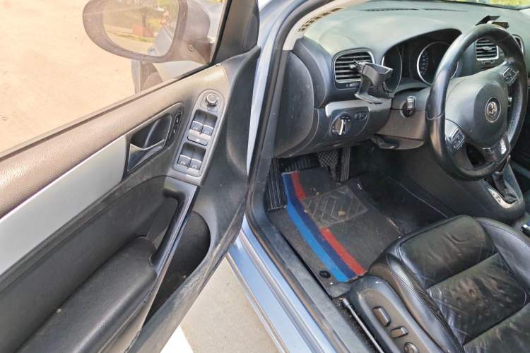 Used Volkswagen Golf 2011 1.4 TSI Automatic Luxury Edition Driver Seat