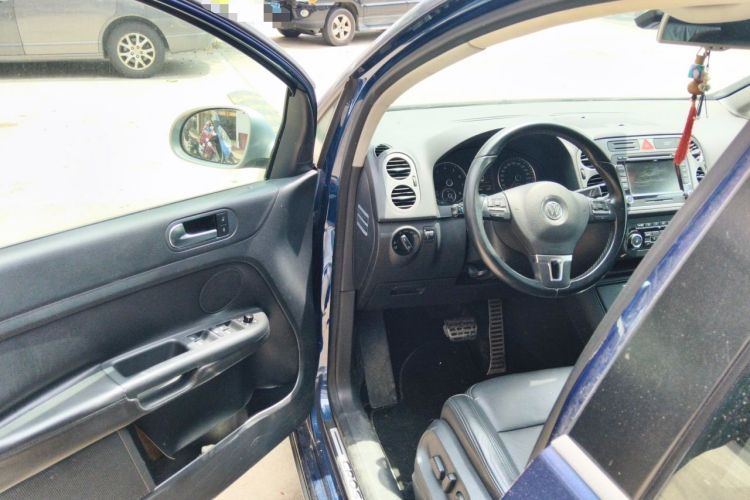 Used Volkswagen Golf 2011 1.4TSI Cross Golf Driver Seat