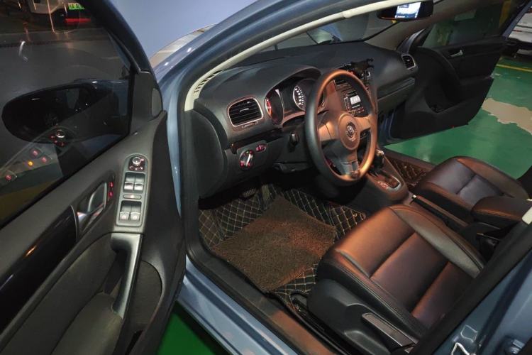 Used Volkswagen Golf 2011 1.6L Automatic Comfort Model Driver Seat