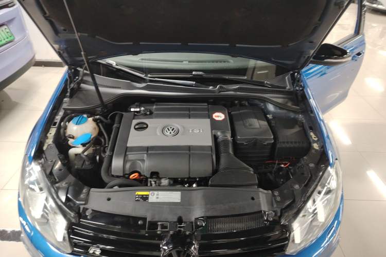 Used Volkswagen Golf 2011 2.0 TSI R Engine Bay