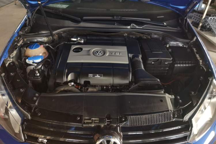 Used Volkswagen Golf 2011 2.0 TSI R Engine Bay