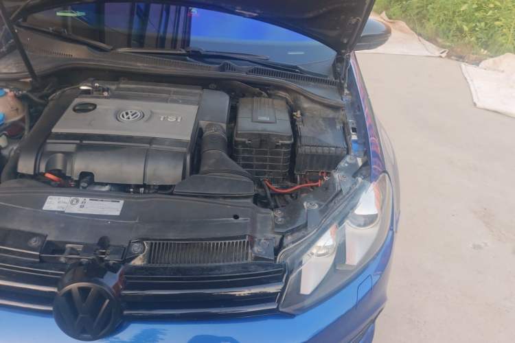 Used Volkswagen Golf 2011 2.0 TSI R Engine Bay Left