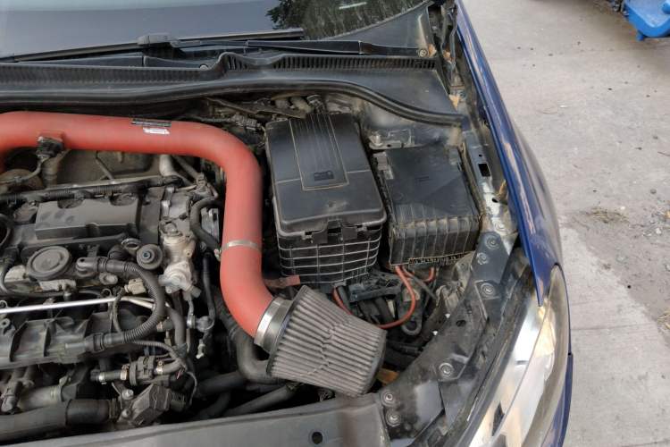 Used Volkswagen Golf 2011 2.0 TSI R Engine Bay Left