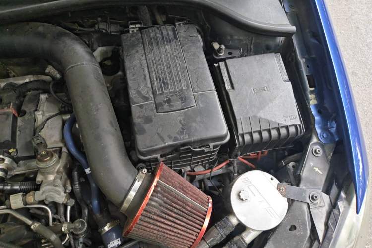 Used Volkswagen Golf 2011 2.0 TSI R Engine Bay Left
