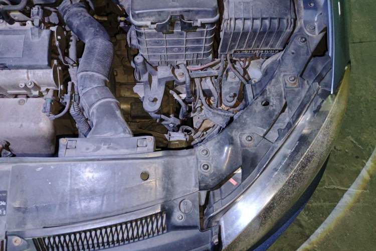 Used Volkswagen Golf 2011 1.6L Automatic Comfort Model Engine Bay Left