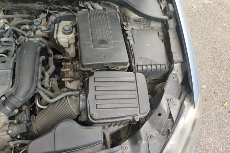 Used Volkswagen Golf 2011 1.4 TSI Automatic Comfort Model Engine Bay Left