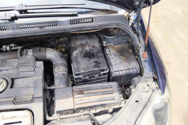 Used Volkswagen Golf 2011 1.4TSI Cross Golf Engine Bay Left