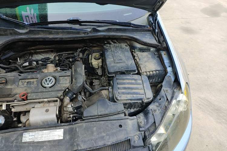 Used Volkswagen Golf 2011 1.4 TSI Automatic Luxury Edition Engine Bay Left
