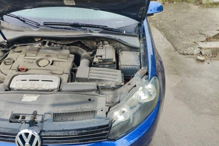 Used Volkswagen Golf 2011 1.4 TSI Comfort Travel Edition Engine Bay Left