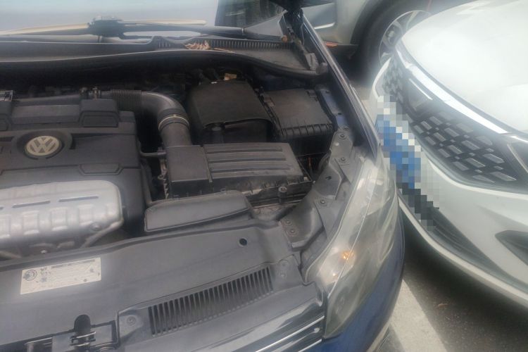 Used Volkswagen Golf 2011 1.4 TSI Comfort Travel Edition Engine Bay Left