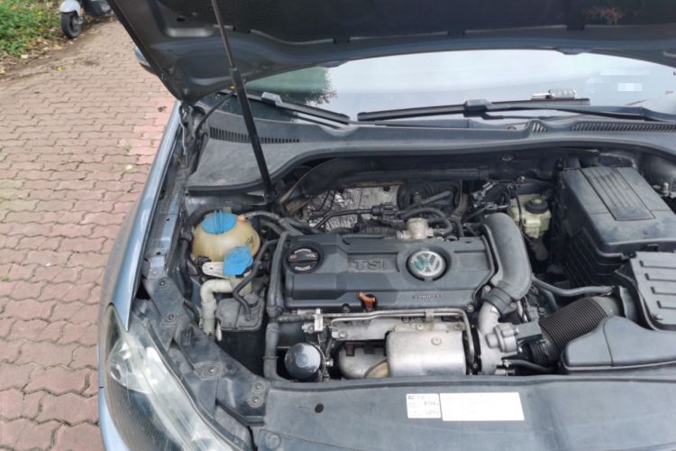 Used Volkswagen Golf 2011 1.4 TSI Automatic Comfort Model Engine Bay Right