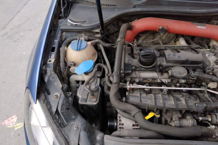 Used Volkswagen Golf 2011 2.0 TSI R Engine Bay Right