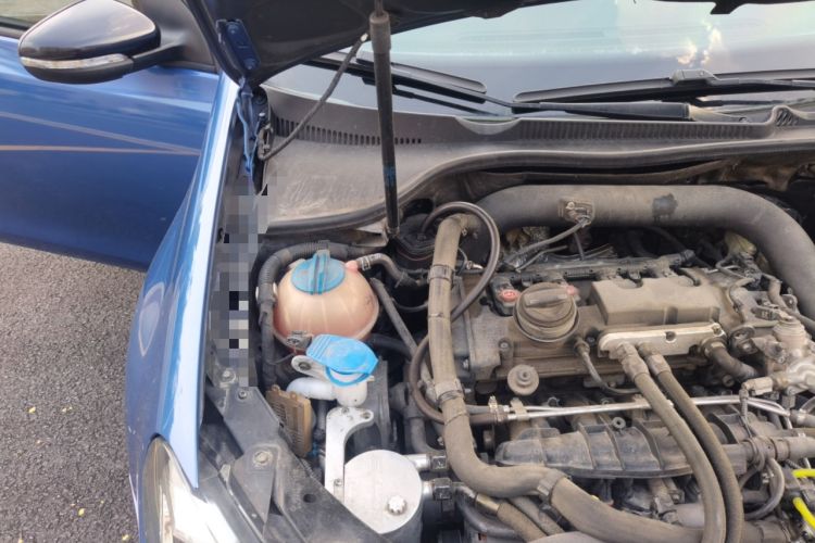 Used Volkswagen Golf 2011 2.0 TSI R Engine Bay Right