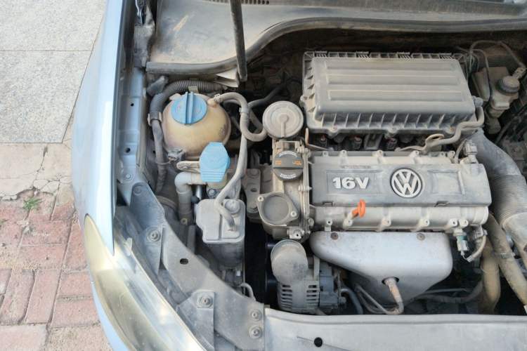Used Volkswagen Golf 2011 1.6L Automatic Comfort Model Engine Bay Right
