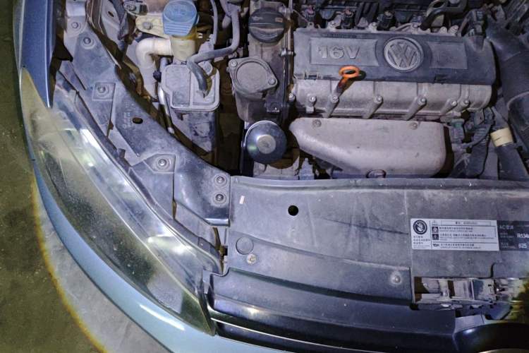 Used Volkswagen Golf 2011 1.6L Automatic Comfort Model Engine Bay Right