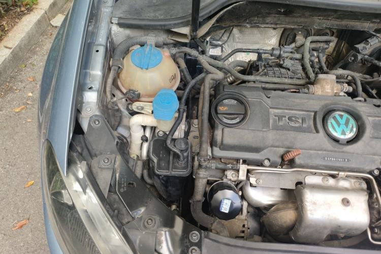 Used Volkswagen Golf 2011 1.4 TSI Automatic Comfort Model Engine Bay Right