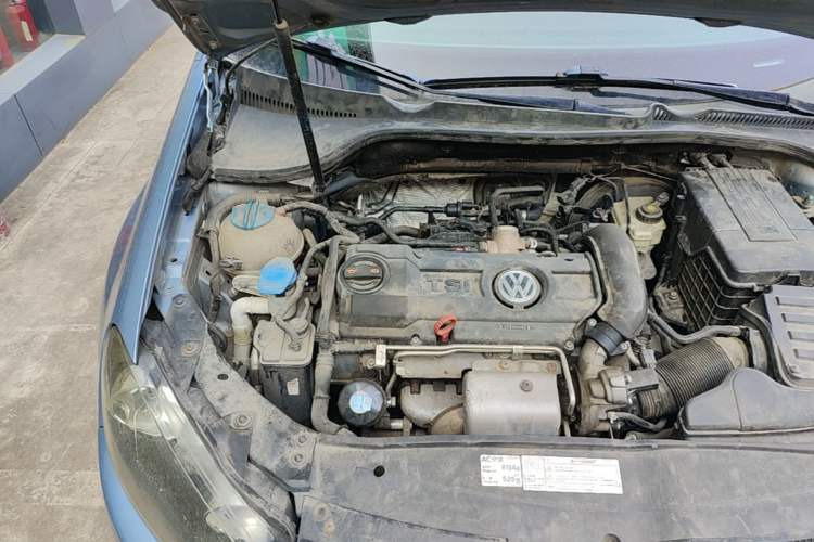 Used Volkswagen Golf 2011 1.4 TSI Automatic Luxury Edition Engine Bay Right
