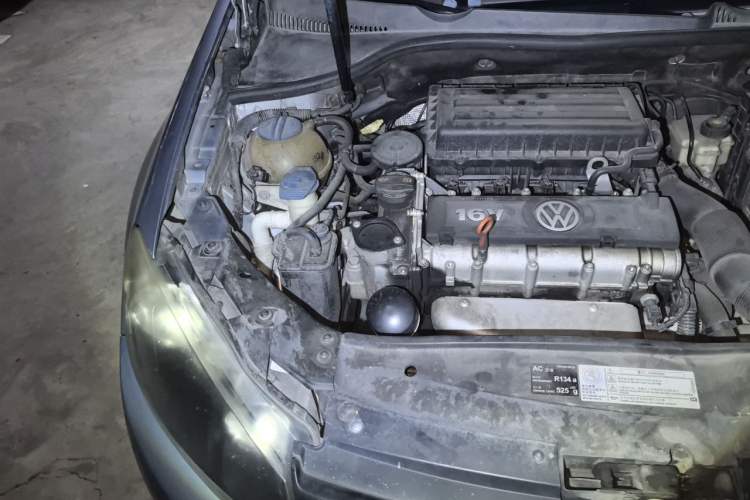 Used Volkswagen Golf 2011 1.6L Automatic Fashion Edition Engine Bay Right