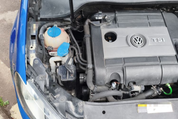 Used Volkswagen Golf 2011 2.0 TSI R Engine Bay Right