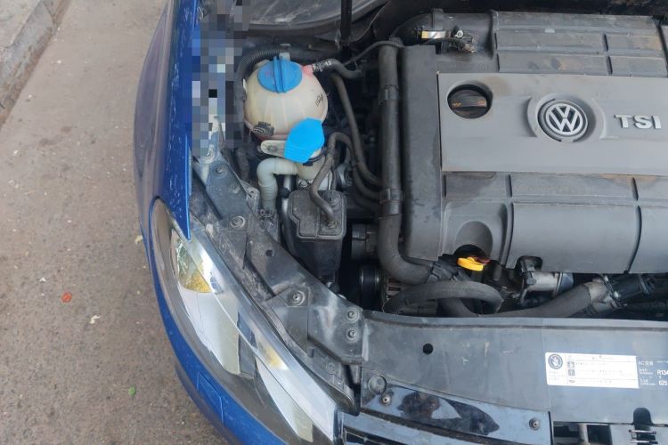 Used Volkswagen Golf 2011 2.0 TSI R Engine Bay Right