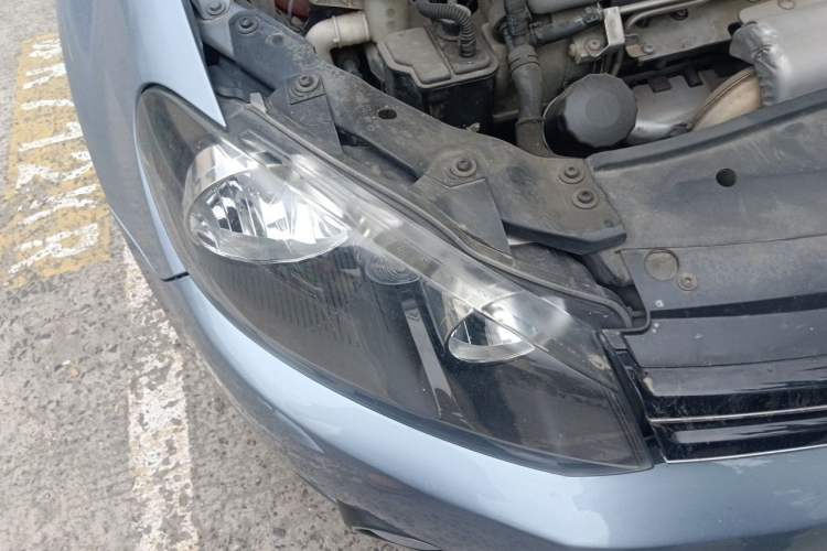 Used Volkswagen Golf 2011 1.4 TSI Automatic Luxury Edition Engine Bay Right
