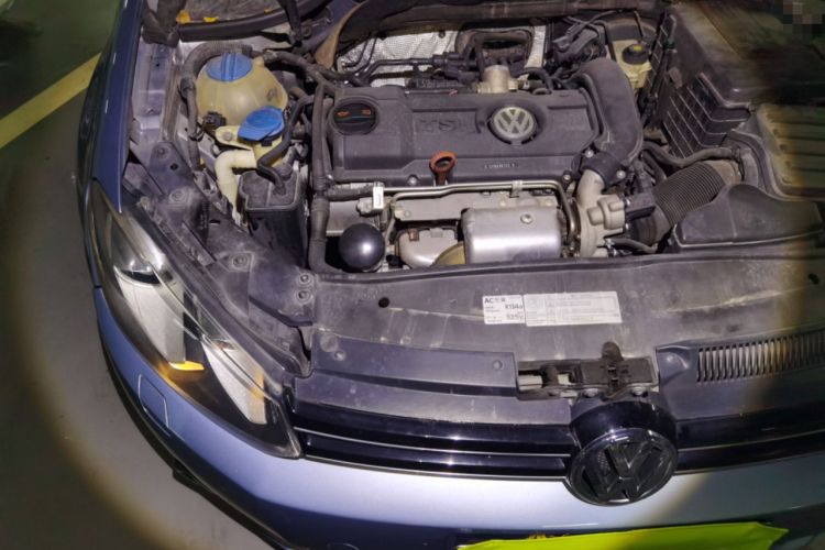 Used Volkswagen Golf 2011 1.4 TSI Automatic Luxury Edition Engine Bay Right