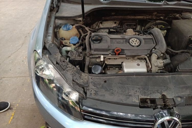 Used Volkswagen Golf 2011 1.4 TSI Manual Comfort Edition Engine Bay Right