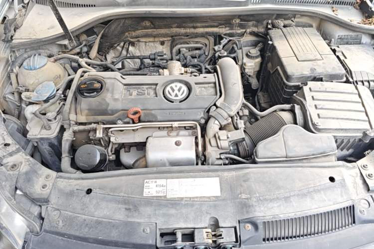 Used Volkswagen Golf 2011 1.4 TSI Automatic Luxury Edition Engine Bay