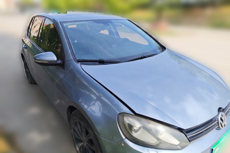 Used Volkswagen Golf 2011 1.4 TSI Automatic Luxury Edition Front Right 45 Deg