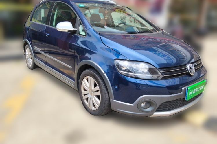 Used Volkswagen Golf 2011 1.4TSI Cross Golf Front Right 45 Deg