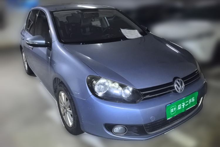 Used Volkswagen Golf 2011 1.6L Automatic Fashion Edition Front Right 45 Deg