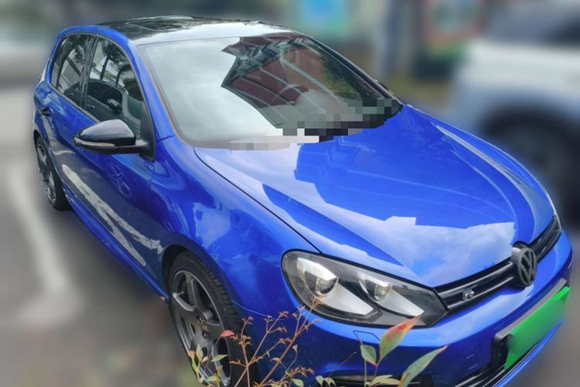 Used Volkswagen Golf 2011 2.0 TSI R Front Right 45 Deg