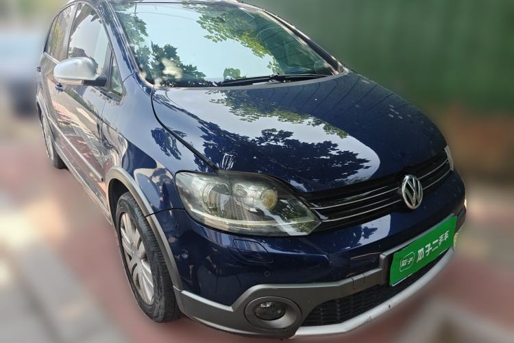 Used Volkswagen Golf 2011 1.4TSI Cross Golf Front Right 45 Deg