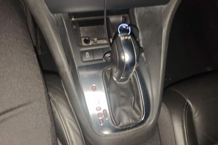 Used Volkswagen Golf 2011 1.4 TSI Automatic Comfort Model Gear Lever