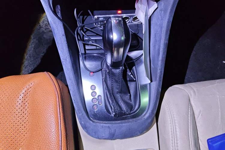Used Volkswagen Golf 2011 1.6L Automatic Comfort Model Gear Lever
