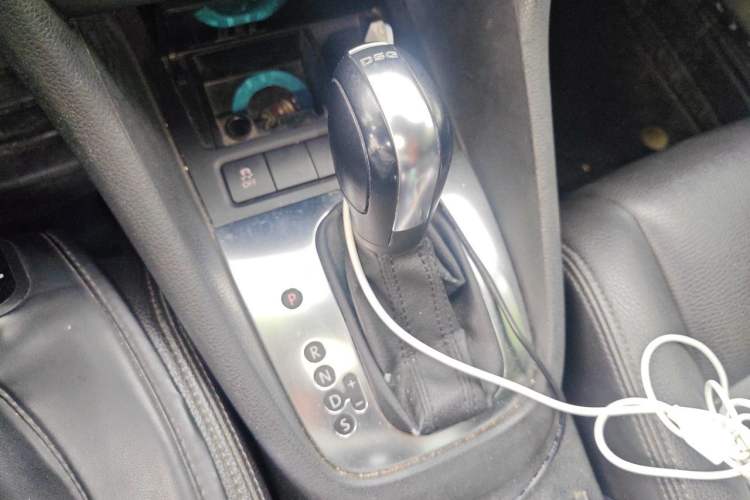 Used Volkswagen Golf 2011 1.4 TSI Automatic Comfort Model Gear Lever