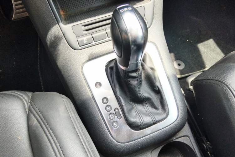 Used Volkswagen Golf 2011 1.4TSI Cross Golf Gear Lever