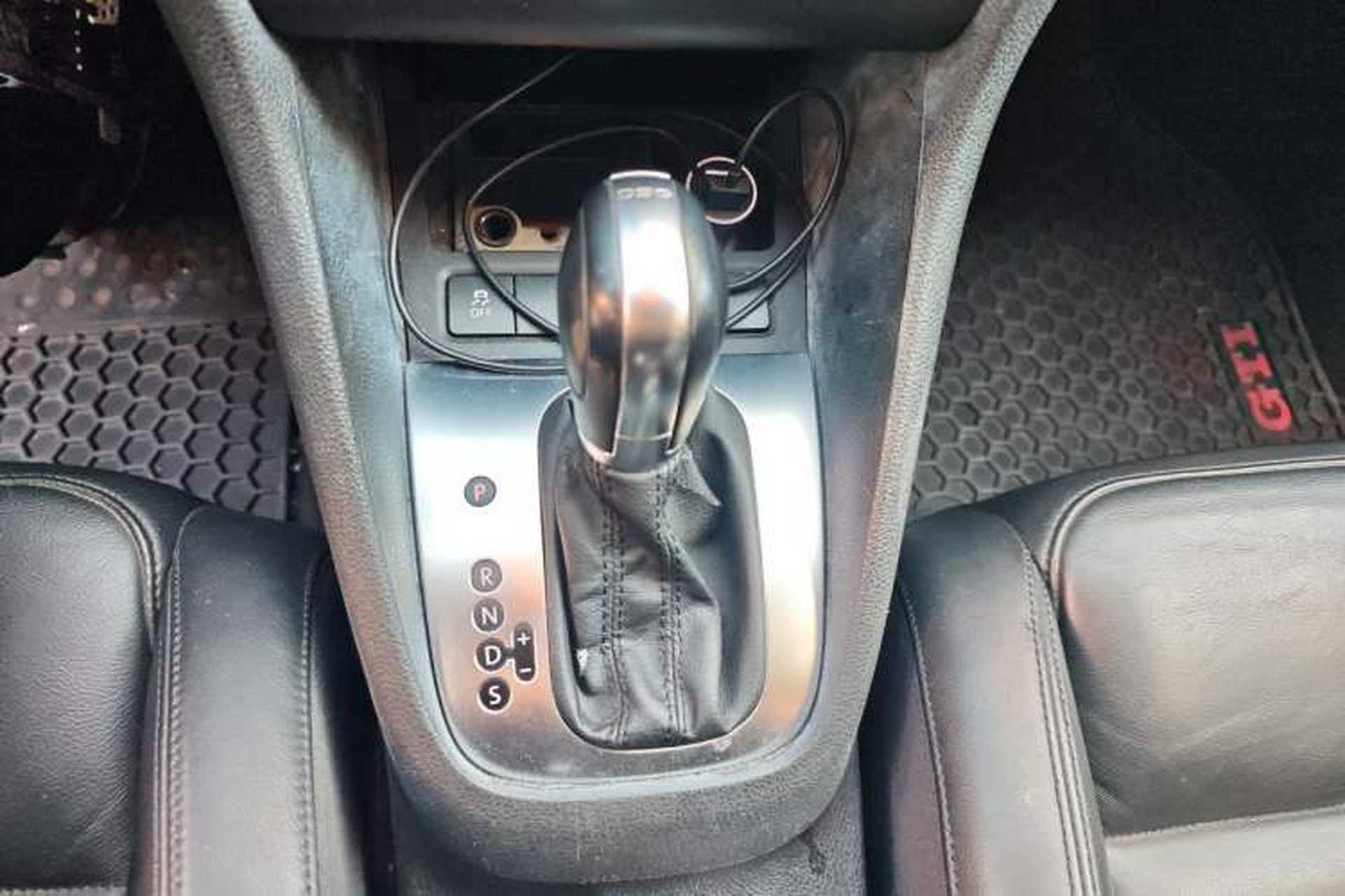 Used Volkswagen Golf 2011 1.4 TSI Automatic Luxury Edition Gear Lever