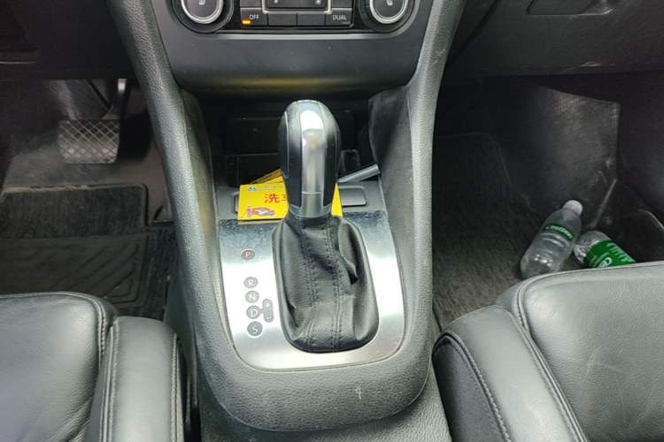 Used Volkswagen Golf 2011 1.4 TSI Automatic Luxury Edition Gear Lever