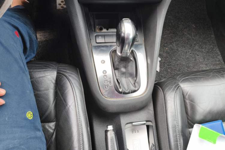 Used Volkswagen Golf 2011 1.4 TSI Automatic Comfort Model Gear Lever