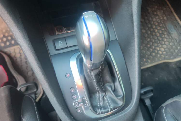 Used Volkswagen Golf 2011 2.0 TSI R Gear Lever