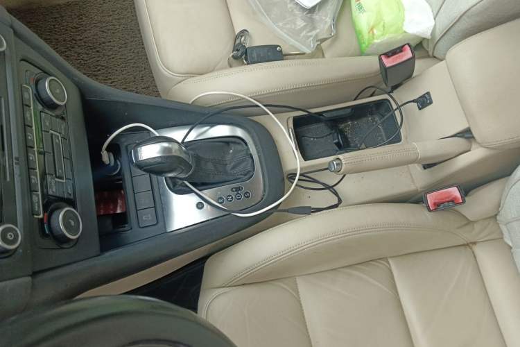 Used Volkswagen Golf 2011 1.4 TSI Automatic Luxury Edition Gear Lever