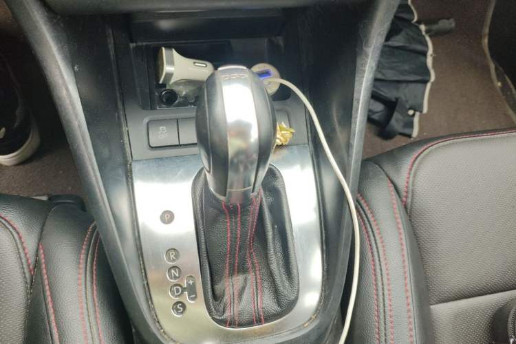Used Volkswagen Golf 2011 1.4 TSI Comfort Travel Edition Gear Lever