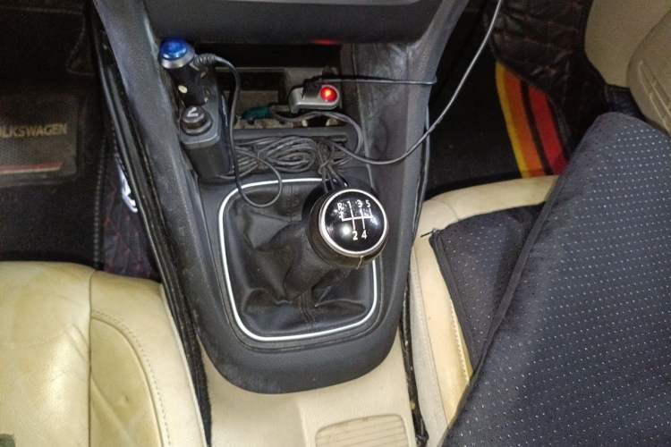 Used Volkswagen Golf 2011 1.4 TSI Manual Comfort Edition Gear Lever