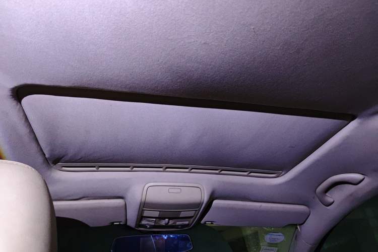 Used Volkswagen Golf 2011 1.6L Automatic Comfort Model Headliner