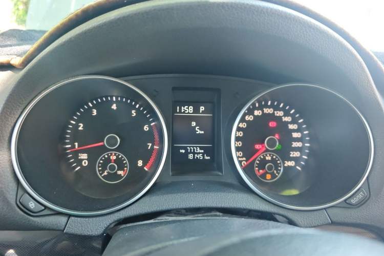 Used Volkswagen Golf 2011 1.6L Automatic Fashion Edition Instrument Cluster
